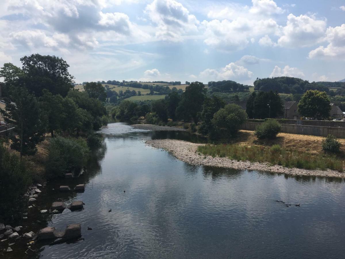 Riverside Holiday home